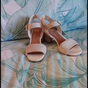 SOLD-NWT Toms Sandals